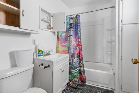 Tiny photo for 2224 S Washington Street, Marion, IN 46953 (MLS # 202549018)