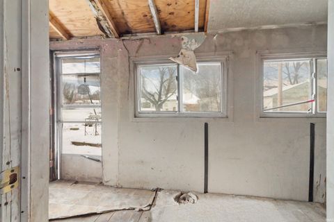 Tiny photo for 2224 S Washington Street, Marion, IN 46953 (MLS # 202549018)