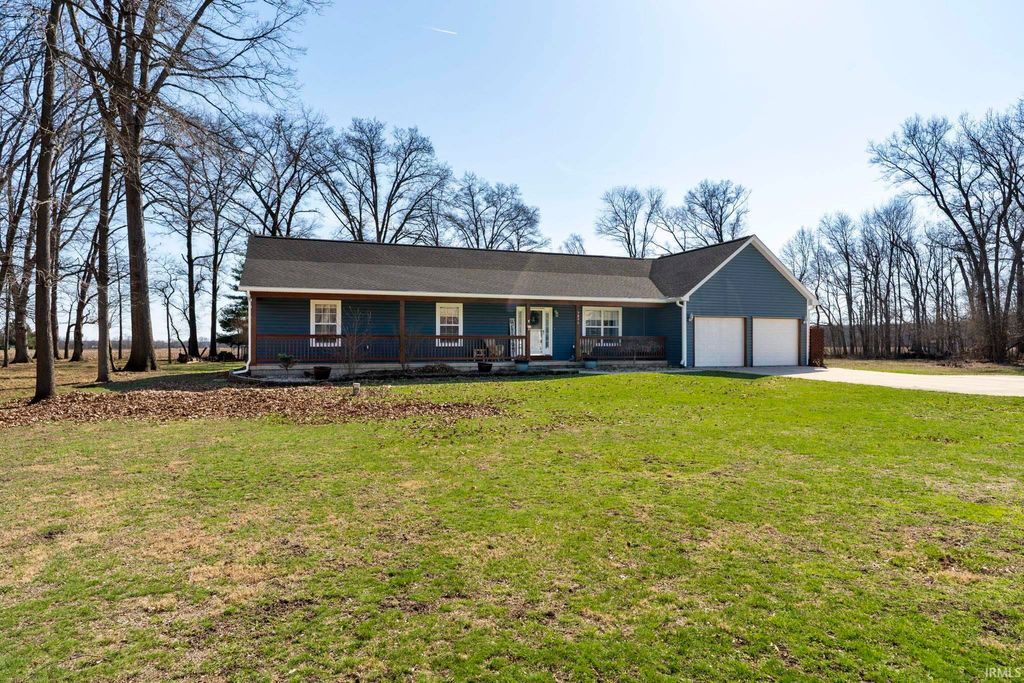 Photo of 3896 E Hiawatha Court, Monticello, IN 47960 (MLS # 202609288)