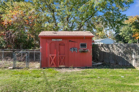 Tiny photo for 53157 Brookfield Drive, Elkhart, IN 46514 (MLS # 202643704)