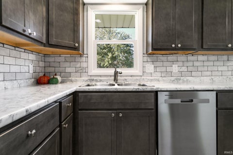 Tiny photo for 53157 Brookfield Drive, Elkhart, IN 46514 (MLS # 202643704)