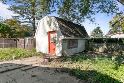 Tiny photo for 53157 Brookfield Drive, Elkhart, IN 46514 (MLS # 202643704)