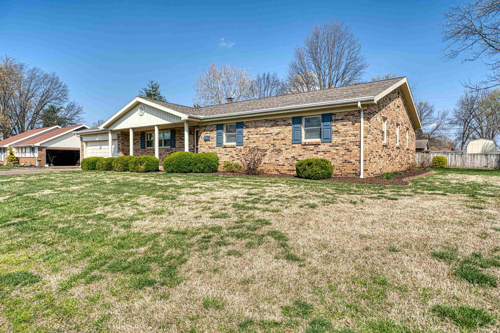 Photo of 7766 Meadow Lane, Newburgh, IN 47630 (MLS # 202611933)