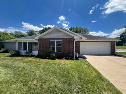 Photo of 840 Wanut Ridge W, Logansport, IN 46947 (MLS # 202623405)