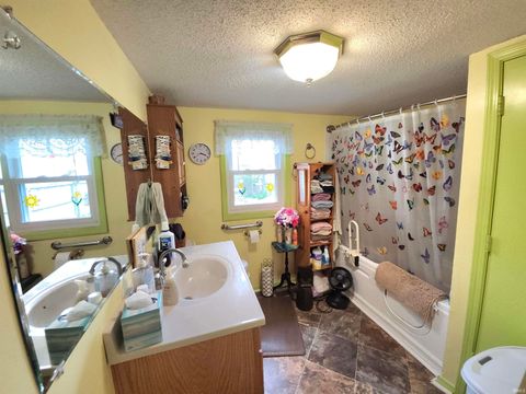 Tiny photo for 909 S Bell Street, Kokomo, IN 46901 (MLS # 202612607)