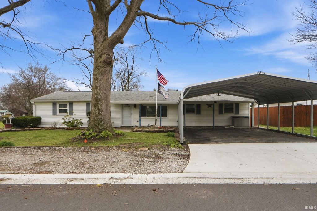 Photo of 13520 Illinois Street, Grabill, IN 46741 (MLS # 202610709)