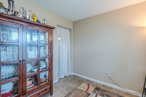 Tiny photo for 2287 Rittenhouse Place, Huntertown, IN 46748 (MLS # 202536114)