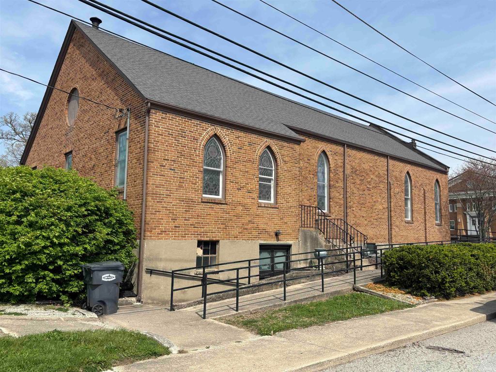 Photo of 209 W Huntington St, Montpelier, IN 47359 (MLS # 202615463)