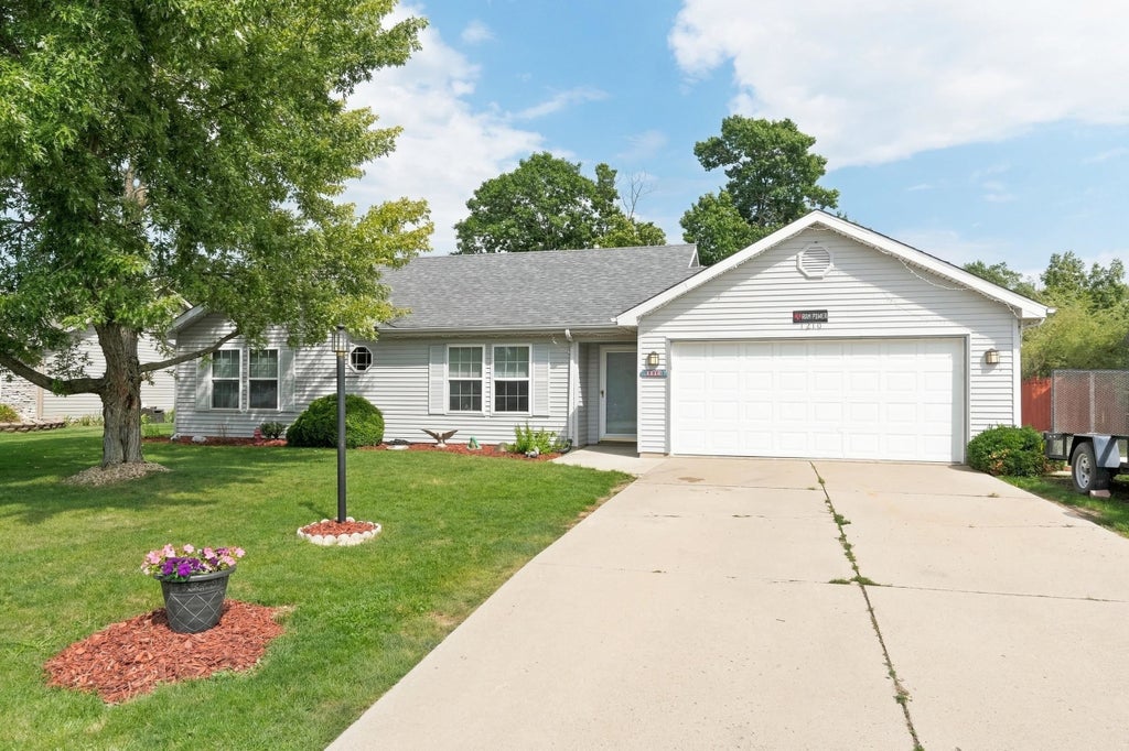 Photo of 1210 Virginia Lane, Auburn, IN 46706 (MLS # 202636410)