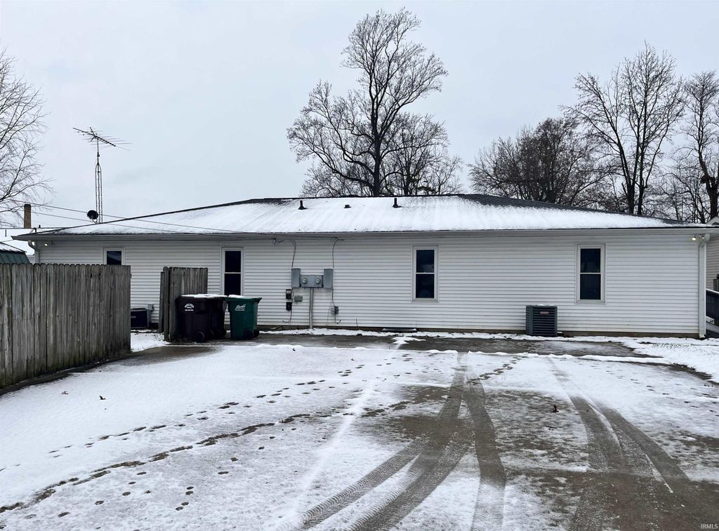 Photo of 411 N Pine Street, Brazil, IN 47234 (MLS # 202548731)