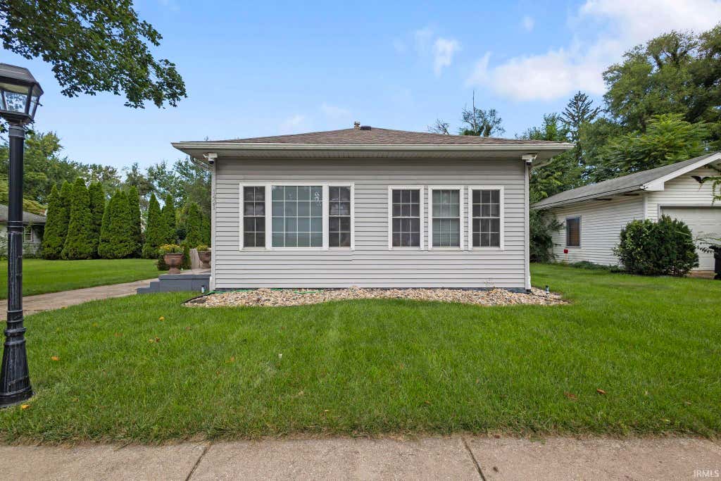 Photo of 1421 Chalfant Street, South Bend, IN 46617 (MLS # 202633881)