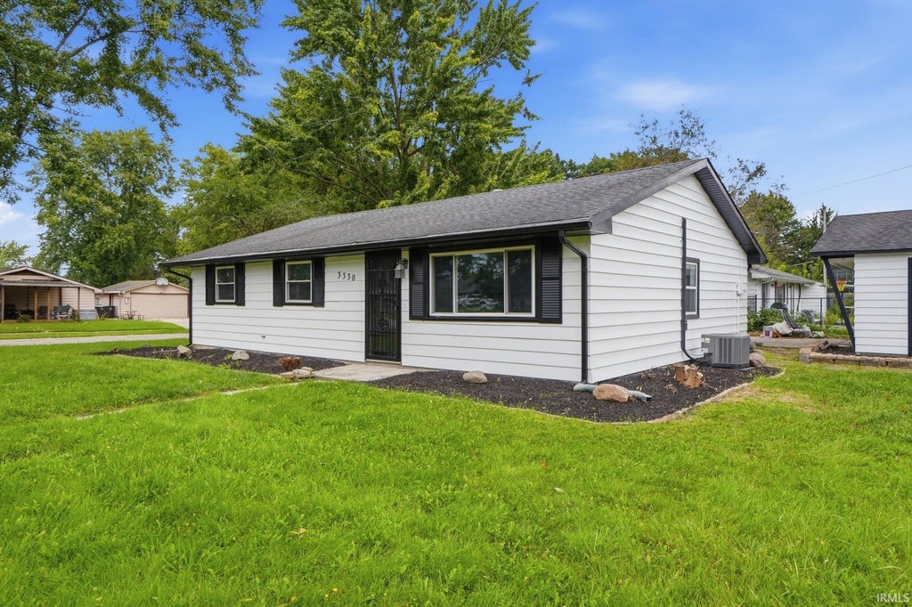 Photo of 3330 Hobson Road, Fort Wayne, IN 46815 (MLS # 202635281)