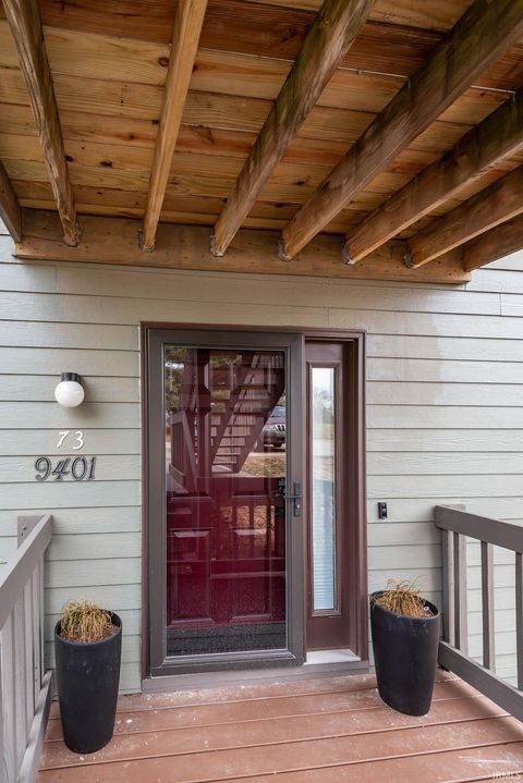 Photo of 9401 S Pointe Retreat Drive, Bloomington, IN 47401 (MLS # 202611587)