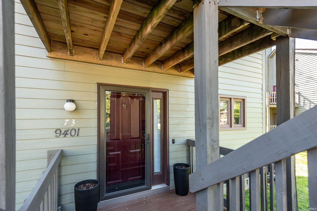 Photo of 9401 S Pointe Retreat Drive, Bloomington, IN 47401 (MLS # 202611587)