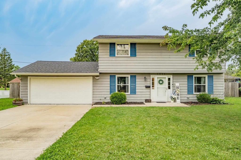 Photo of 5605 Dartmouth Drive, Fort Wayne, IN 46825 (MLS # 202632874)