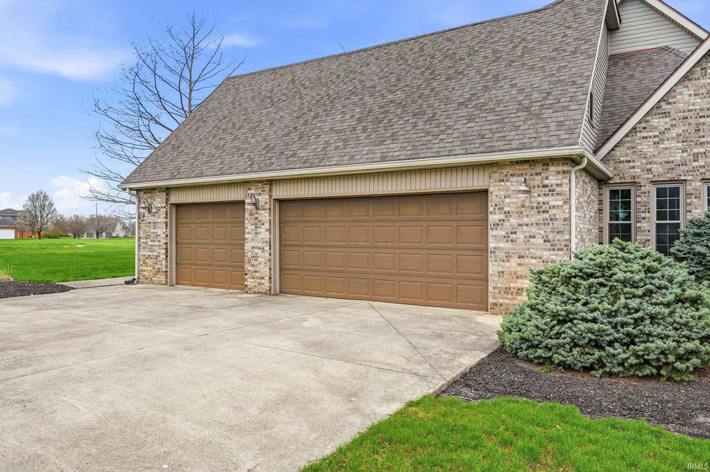 Photo of 92 W Golfbrook Drive, Portland, IN 47371 (MLS # 202617006)