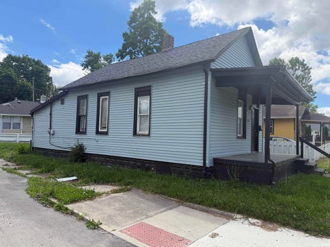 Tiny photo for 2250 Chestnut Street, Fort Wayne, IN 46803 (MLS # 202624685)