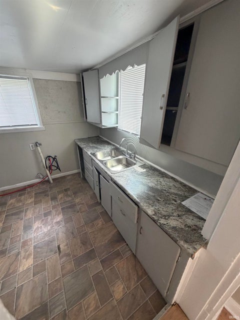 Tiny photo for 2250 Chestnut Street, Fort Wayne, IN 46803 (MLS # 202624685)