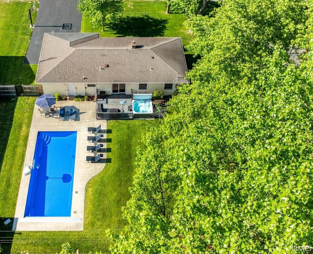 Photo of 203 Damron Drive, North Manchester, IN 46962 (MLS # 202620731)
