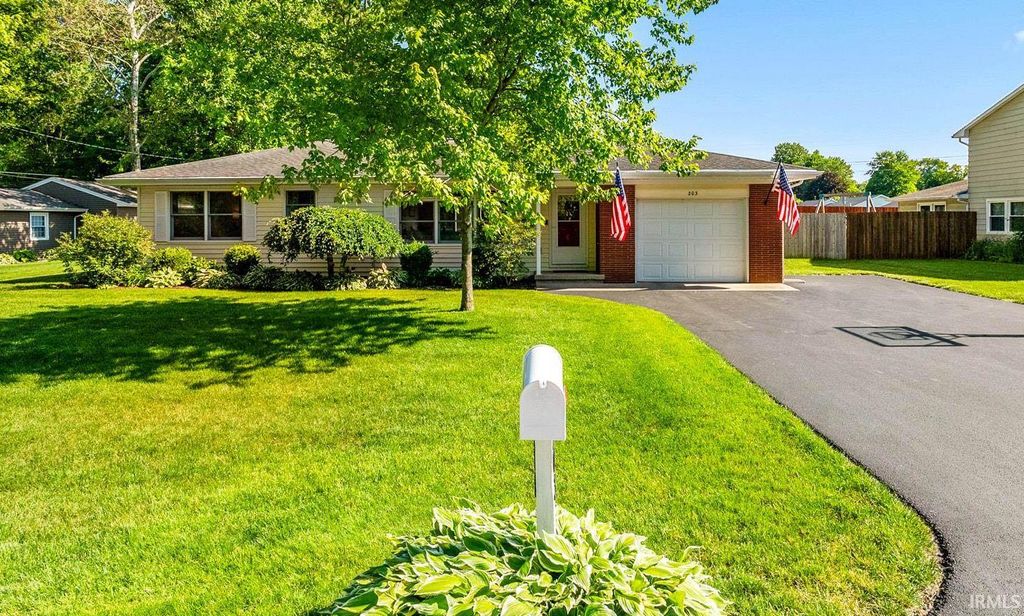 Photo of 203 Damron Drive, North Manchester, IN 46962 (MLS # 202620731)