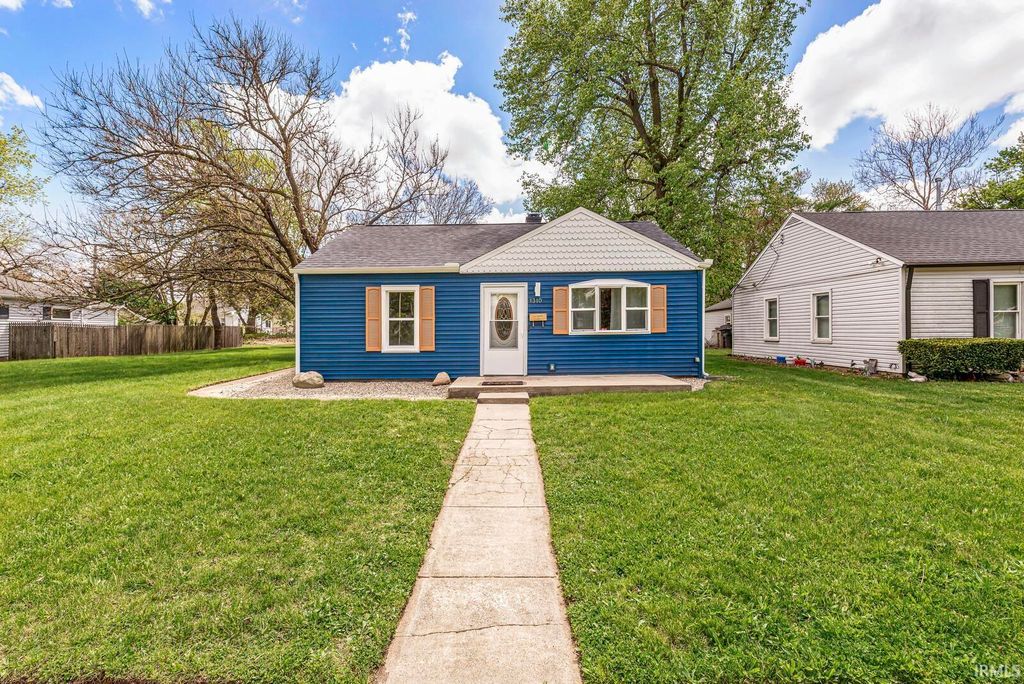 Photo of 1310 Chalfant Street, South Bend, IN 46617 (MLS # 202619553)