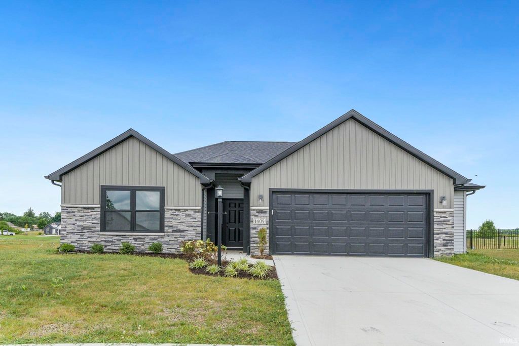 Photo of 1409 Pyke Grove Pass, Huntertown, IN 46748 (MLS # 202600348)
