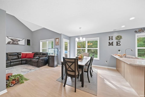 Tiny photo for 558 S Valley Drive, Columbia City, IN 46725 (MLS # 202638611)