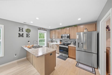 Tiny photo for 558 S Valley Drive, Columbia City, IN 46725 (MLS # 202638611)
