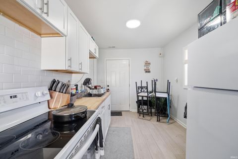 Tiny photo for 1034 E Richmond Street, Kokomo, IN 46901 (MLS # 202615518)