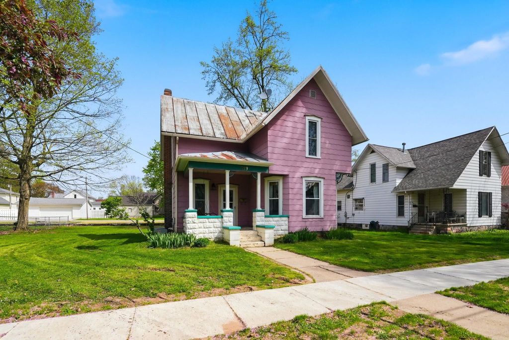 Photo of 319 E Broad Street, Angola, IN 46703 (MLS # 202615021)