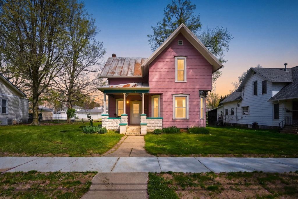 Photo of 319 E Broad Street, Angola, IN 46703 (MLS # 202615021)