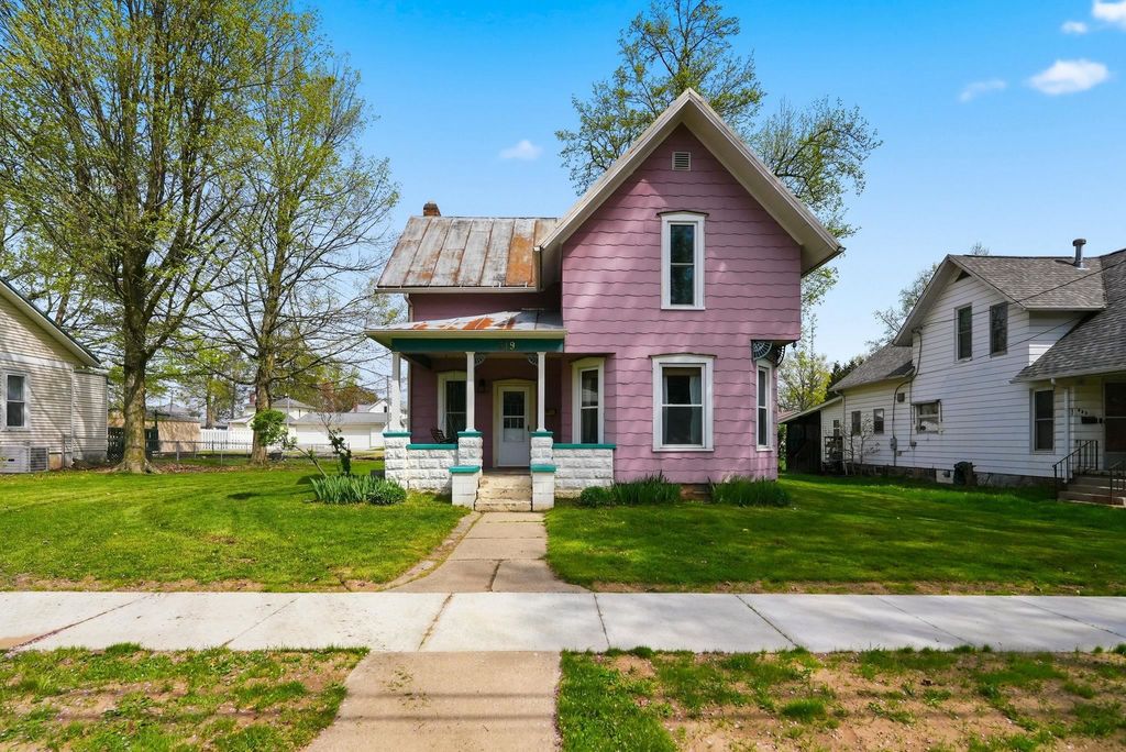 Photo of 319 E Broad Street, Angola, IN 46703 (MLS # 202615021)