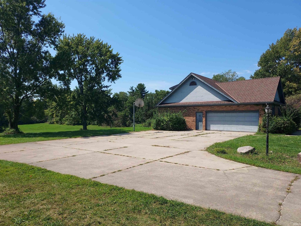 Photo of 12124 Leo Road, Fort Wayne, IN 46845 (MLS # 202636767)