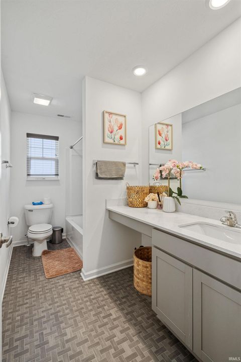Tiny photo for 849 Lando Creek Drive, Kokomo, IN 46902 (MLS # 202535420)