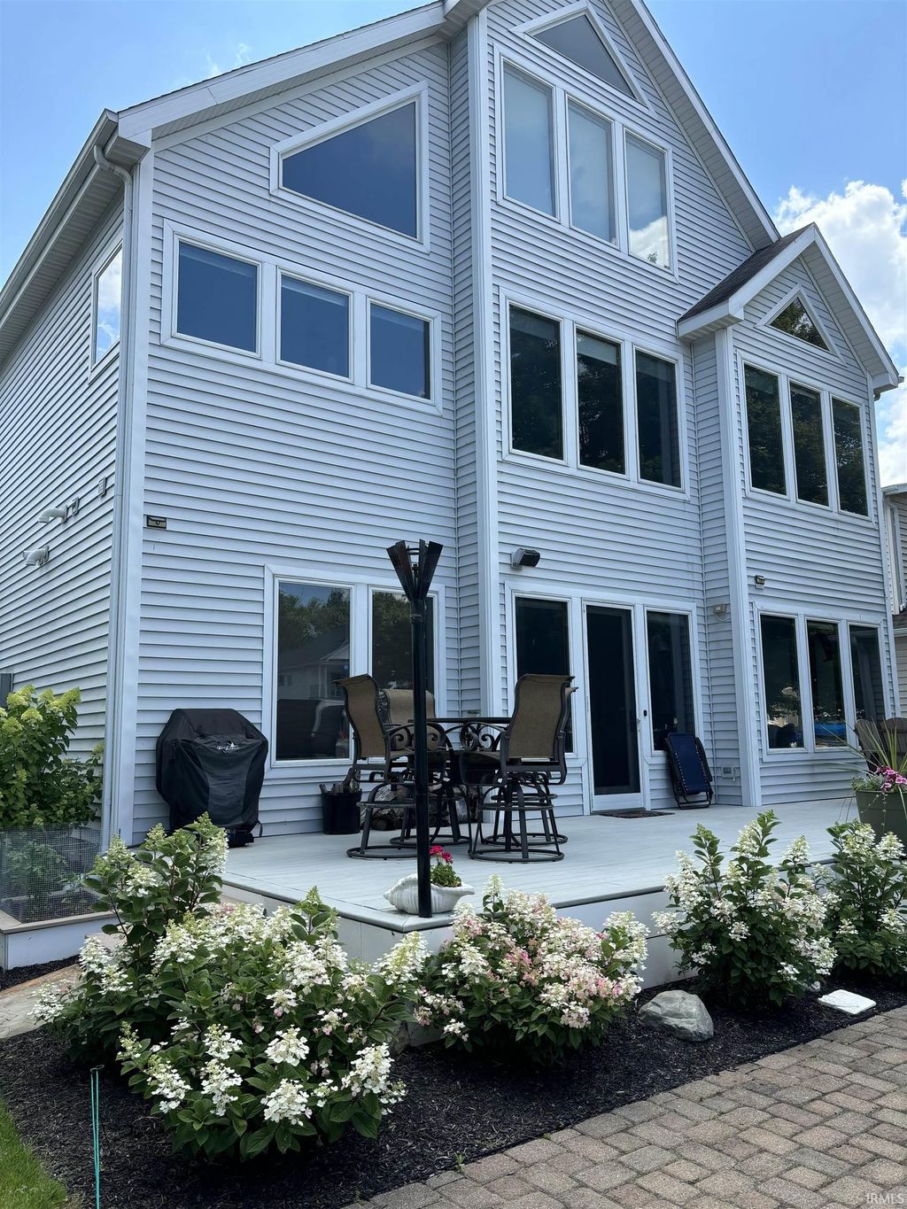 Photo of 10327 N Leeland Lane, Syracuse, IN 46567 (MLS # 202615581)