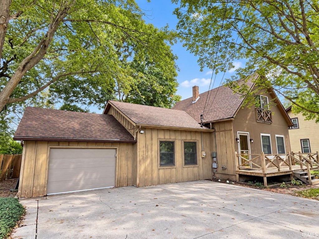 Photo of 109 Washington Street, Auburn, IN 46706 (MLS # 202639368)