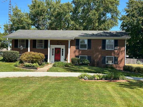 Photo of 108 Harrison Drive, Vincennes, IN 47591 (MLS # 202536242)