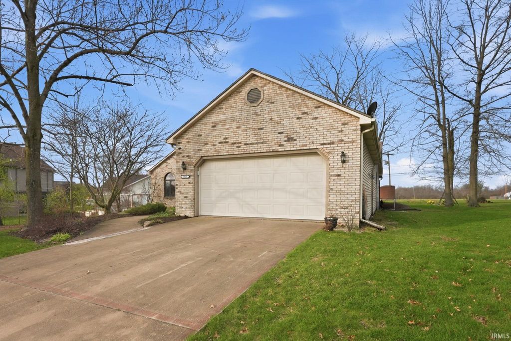 Photo of 3015 Sawgrass Trail, Fort Wayne, IN 46808 (MLS # 202611373)