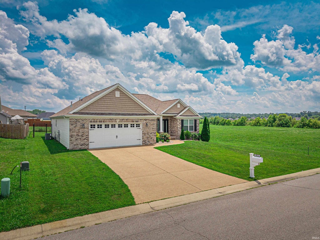 Photo of 4015 Hornby Lane, Evansville, IN 47725 (MLS # 202631779)