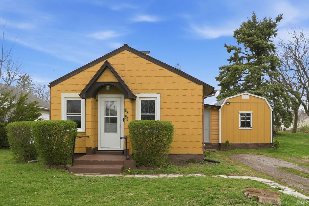 Photo of 3021 Trentman Avenue, Fort Wayne, IN 46806 (MLS # 202611833)