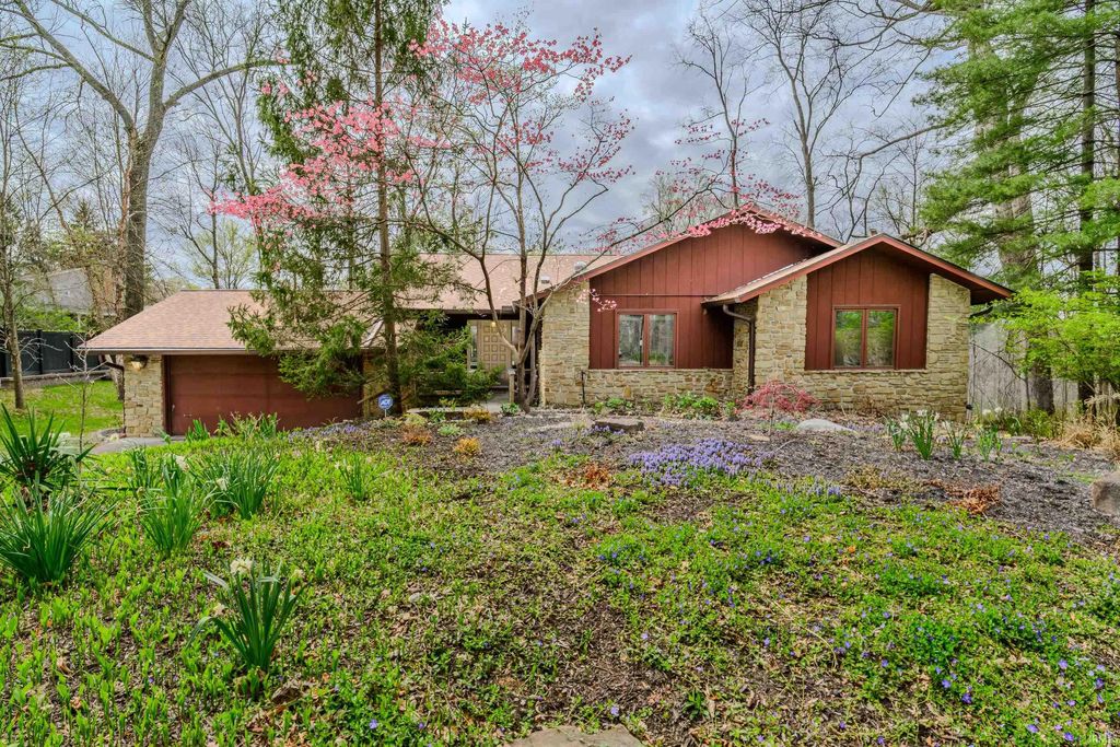 Photo of 2622 E Spicewood Court, Bloomington, IN 47401 (MLS # 202613156)