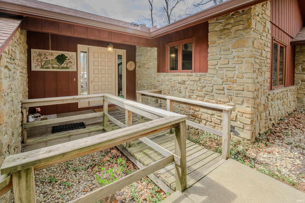 Photo of 2622 E Spicewood Court, Bloomington, IN 47401 (MLS # 202613156)