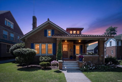 Photo of 918 E Jefferson Boulevard, South Bend, IN 46617 (MLS # 202627404)