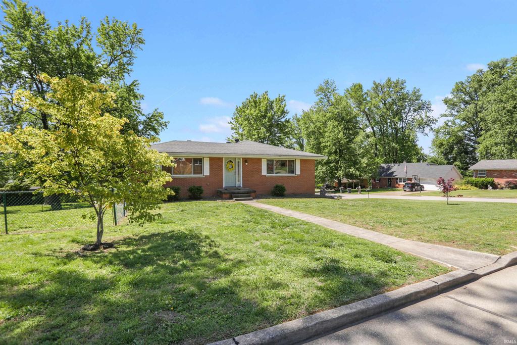 Photo of 5607 Twickingham Drive, Evansville, IN 47711 (MLS # 202617374)