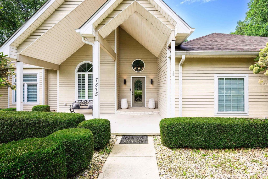 Photo of 7875 N Wexford Court, Bloomington, IN 47408 (MLS # 202639307)