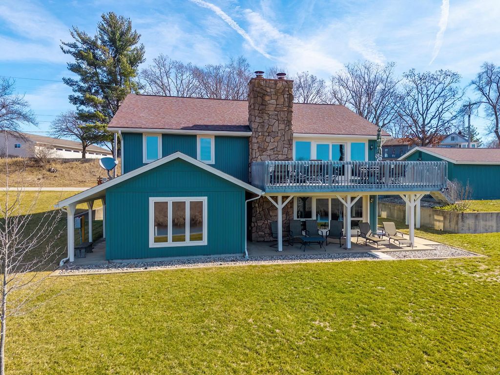 Photo of 240 lane 852 Snow Lake Lk, Fremont, IN 46737 (MLS # 202607726)