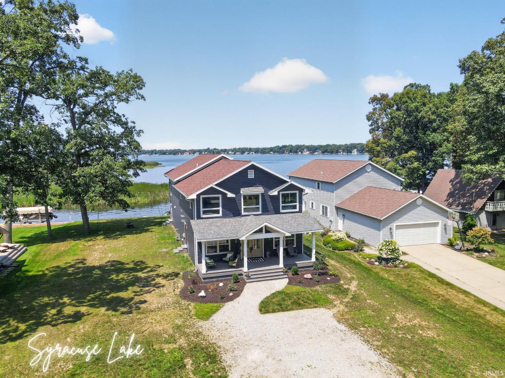 Photo of 12967 N Eastshore Drive, Syracuse, IN 46567 (MLS # 202631296)