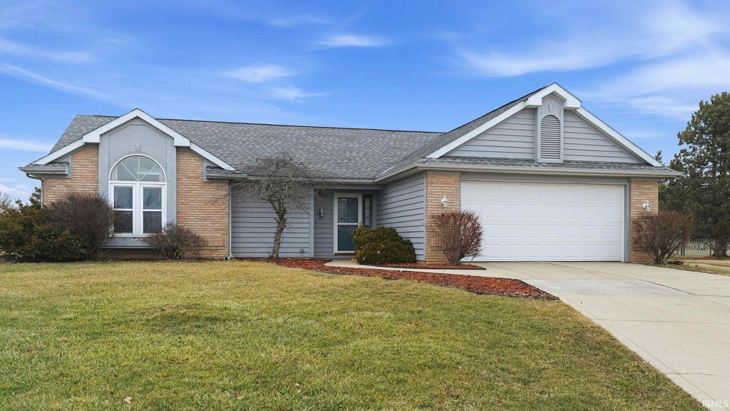 Photo of 606 Diamond Point Place, Fort Wayne, IN 46804 (MLS # 202605565)