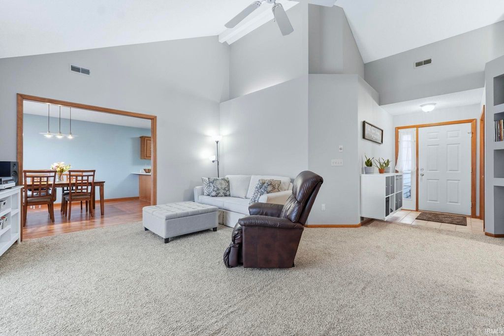 Photo of 606 Diamond Point Place, Fort Wayne, IN 46804 (MLS # 202605565)