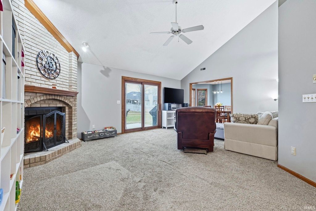 Photo of 606 Diamond Point Place, Fort Wayne, IN 46804 (MLS # 202605565)